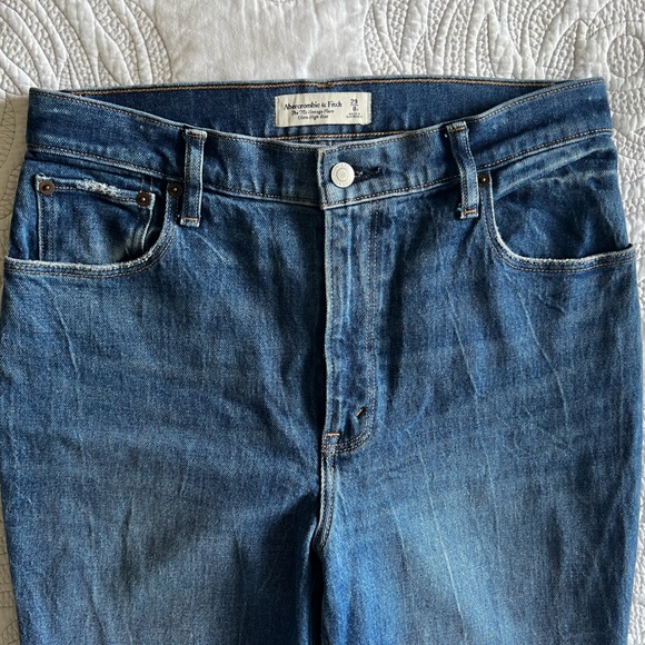 Abercrombie & Fitch - The '70s Vintage Flare Ultra High Rise Jeans - Medium Wash - Picture 5 of 12